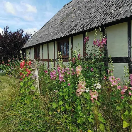 Historic Farmhouse In Beautiful Nature And Near The Coast Lejlighed *