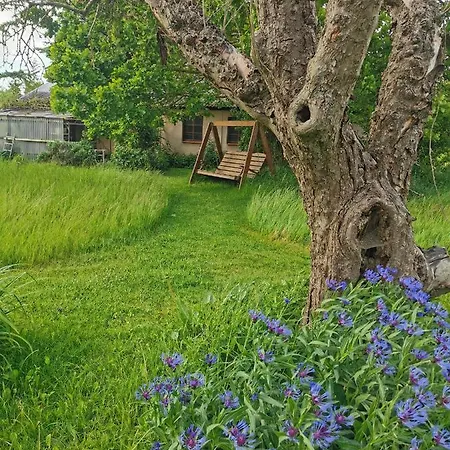 Lejlighed Historic Farmhouse In Beautiful Nature And Near The Coast Fjaellebroen