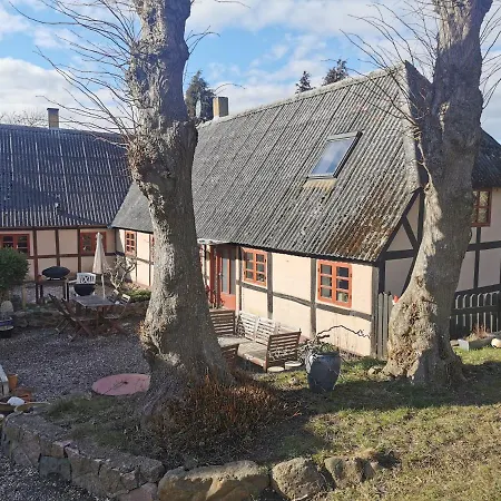 Historic Farmhouse In Beautiful Nature And Near The Coast Fjaellebroen