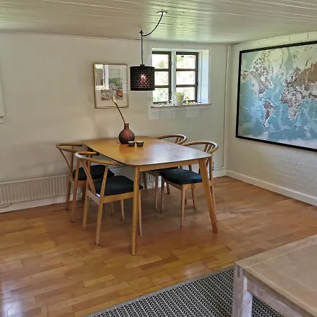 Historic Farmhouse In Beautiful Nature And Near The Coast Apartman Fjaellebroen